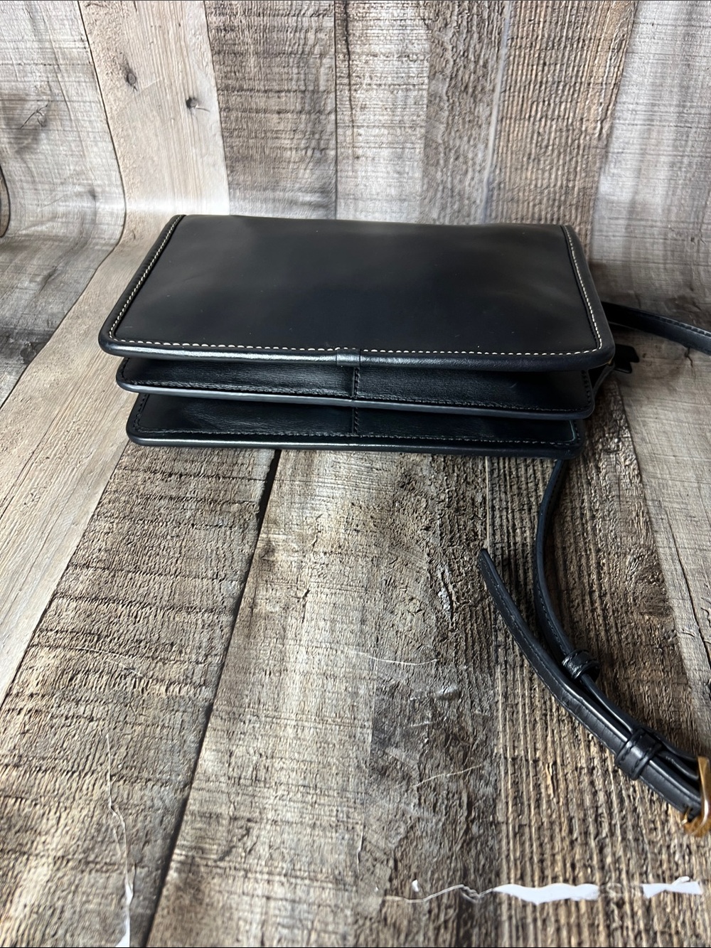 Marc Jacobs Black Leather Crossbody with Front Pocket & Gold Hardware - Picture 6 of 15